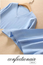 Laden Sie das Bild in den Galerie-Viewer, 35% Kaschmir Pullover schwarz Wolle Damen - Confectionair Berlin