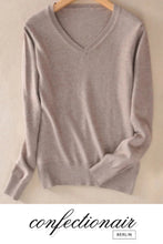 Laden Sie das Bild in den Galerie-Viewer, 35% Kaschmir Pullover schwarz Wolle Damen - Confectionair Berlin