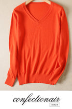 Laden Sie das Bild in den Galerie-Viewer, 35% Kaschmir Pullover schwarz Wolle Damen - Confectionair Berlin