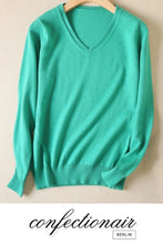 Laden Sie das Bild in den Galerie-Viewer, 35% Kaschmir Pullover schwarz Wolle Damen - Confectionair Berlin