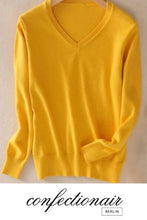 Laden Sie das Bild in den Galerie-Viewer, 35% Kaschmir Pullover schwarz Wolle Damen - Confectionair Berlin