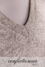 Laden Sie das Bild in den Galerie-Viewer, 100% Kaschmir Pullover Liscio "Made in Italy" V-Neck Glattkragen Damen Cashmere