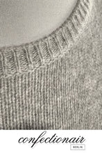 Laden Sie das Bild in den Galerie-Viewer, 100% Kaschmir Pullover Damen grau "Made in Italy" Cashmere - Confectionair Berlin