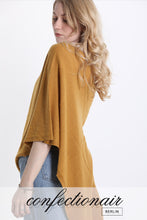 Laden Sie das Bild in den Galerie-Viewer, 10% Kaschmir 35% Wolle Poncho Cape "Made in Italy" Blau Confectionair