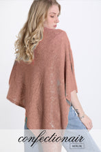 Laden Sie das Bild in den Galerie-Viewer, 10% Kaschmir 35% Wolle Poncho Cape "Made in Italy" Blau Confectionair