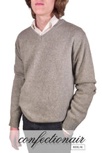 Laden Sie das Bild in den Galerie-Viewer, 100% Kaschmir Pullover Herren braun +Farben "Made in Italy" - Confectionair Berlin